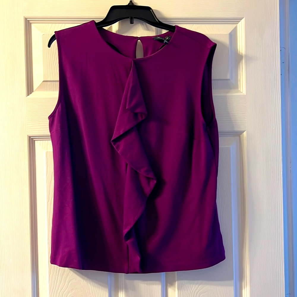 Limited sleeveless top
